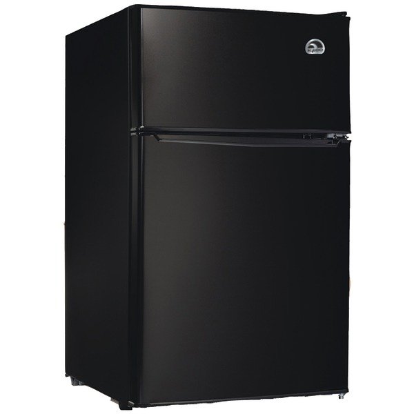 Igloo 3.2 Cubic Foot Refrigerator---Black